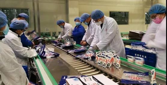 花花牛 | 全面复工 确保百姓所需 看中原乳企花花牛如何助力抗疫 花花牛 | 全面复工 确保百姓所需 看中原乳企花花牛如何助力抗疫